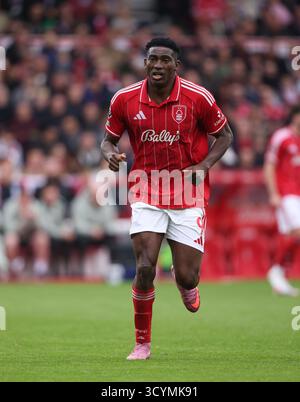 Nottingham, Royaume-Uni. 18 octobre 2025. Taiwo Awoniyi (NF) au Nottingham Forest v Chelsea, EPL match, au City Ground, Nottingham, Notts. Crédit : Paul Marriott/Alamy Live News Banque D'Images