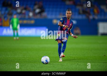 Barcelone, ESP. 19 octobre 2025. FC BARCELONE VS GRENADE CF. 19 octobre 2025 Vicky Lopez (19) du FC Barcelone lors du match entre le FC Barcelone et le Granada CF correspondant à la huitième journée de la Liga F Moeve au stade Johan Cruyff à Barcelone, Espagne, le 19 octobre 2025. Crédit : Rosdemora/Alamy Live News Banque D'Images