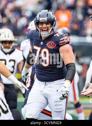 Chicago, il, États-Unis. 19 octobre 2025. Chicago Bears Theo Benedet (79) célèbre pendant le match contre les Saints de la Nouvelle-Orléans à Chicago, il. Mike Wulf/CSM/Alamy Live News Banque D'Images