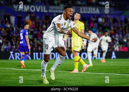 GETAFE, ESPAGNE - 19 OCTOBRE : Kylian Mbappe du Real Madrid célèbre après avoir marqué le premier but de son équipe lors du match LaLiga EA Sports entre Getafe CF et Real Madrid CF au Coliseum Alfonso Perez le 19 octobre 2025 à Getafe, Espagne. (Photo de QSP) crédit : QSP/Alamy Live News Banque D'Images