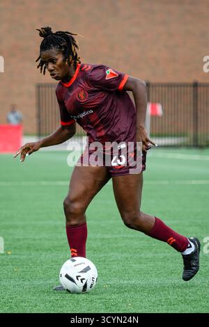 Toronto, Ontario, Canada. 19 octobre 2025. 19 octobre 2025 - Toronto, Canada : ESTHER OKORONKWO (#23, AFC Toronto) lors du match NSL entre l'AFC Toronto et le Montreal Roses FC au stade York Lions. (Crédit image : © Vasiliy Ryabykh/ZUMA Press Wire) USAGE ÉDITORIAL SEULEMENT ! Non destiné à UN USAGE commercial ! Banque D'Images