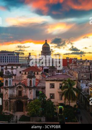 Scène nocturne de la Havane, capitale de Cuba Banque D'Images