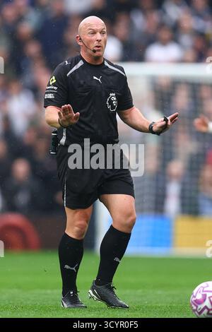 Londres, Royaume-Uni. 19 octobre 2025. Arbitre Simon Hooper lors du match de Tottenham Hotspur vs Aston Villa premier League au Tottenham Hotspur Stadium de Londres. Le crédit photo devrait se lire : Paul Terry/Sportimage crédit : Sportimage Ltd/Alamy Live News Banque D'Images