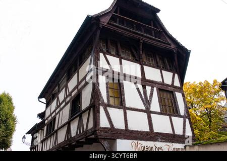 La Maison des Tanneurs une maison alsacienne à colombages située dans le quartier de la petite France à Strasbourg France UE construite en 1572 pendant le Strasbourg Banque D'Images