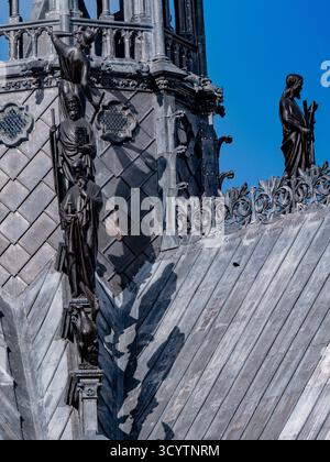 Paris, France. 17 octobre 2025. Détails de l'illustration de notre-Dame de Paris, France le 17 octobre 2025. Photo de Mario Fourmy/ABACAPRESS.COM crédit : Abaca Press/Alamy Live News Banque D'Images