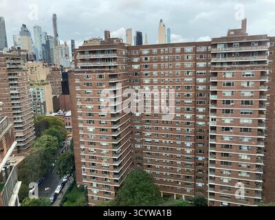 Les coopératives Penn South à Chelsea à New York le lundi 13 octobre 2025. (© Frances M. Roberts) Banque D'Images