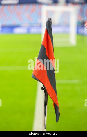 DRAPEAU D'ANGLE DANS UN TERRAIN DE FOOTBALL Banque D'Images