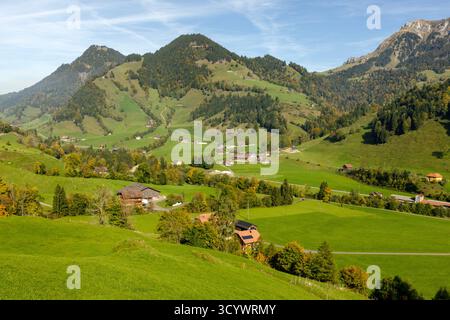 Le charmant village de Flühli dans la magnifique biosphère UNESCO Entlebuch, canton de Lucerne, Suisse Banque D'Images