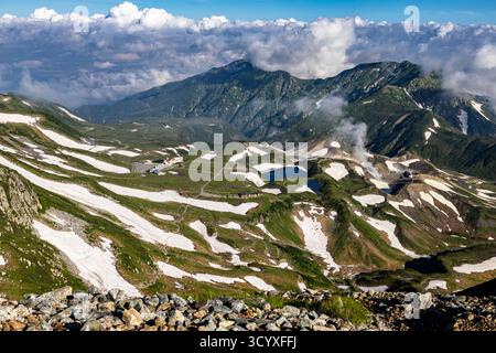 Montagnes Tateyama (Mont Tate), vue sur les montagnes de Mrodoudaira, du pic du sanctuaire Oyama, montagnes Hida, ville de Tateyama, Toyama, Japon, Asie Banque D'Images