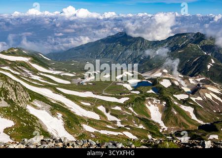 Montagnes Tateyama (Mont Tate), vue sur les montagnes de Mrodoudaira, du pic du sanctuaire Oyama, montagnes Hida, ville de Tateyama, Toyama, Japon, Asie Banque D'Images