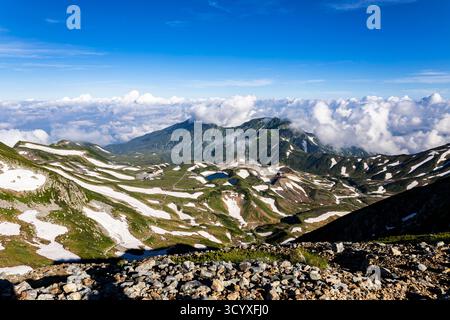 Montagnes Tateyama (Mont Tate), vue sur les montagnes de Mrodoudaira, du pic du sanctuaire Oyama, montagnes Hida, ville de Tateyama, Toyama, Japon, Asie Banque D'Images