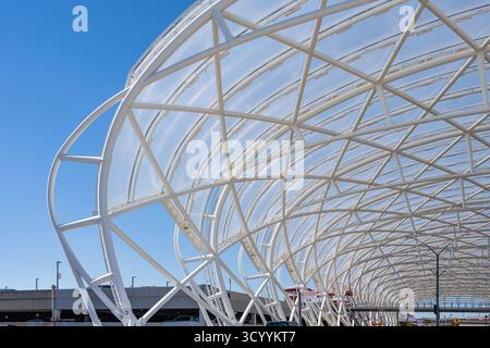 Acier laminé-canopy avec panneaux translucide ETFE, partie de l'ATLNext au projet de modernisation de l'aéroport Hartsfield-Jackson Atlanta International Airport. (USA) Banque D'Images
