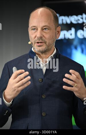 Hans Böhm, PDG de Brau Union AG, lors d'une présentation et d'une discussion de l'étude de Brau Union sur la création de valeur de la bière, le lundi 20 octobre 2025 à Vienne, Autriche. - 20251020 PD2133 crédit : APA-PictureDesk/Alamy Live News Banque D'Images