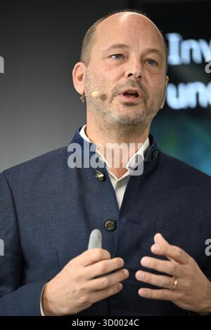 Hans Böhm, PDG de Brau Union AG, lors d'une présentation et d'une discussion de l'étude de Brau Union sur la création de valeur de la bière, le lundi 20 octobre 2025 à Vienne, Autriche. - 20251020 PD2124 crédit : APA-PictureDesk/Alamy Live News Banque D'Images