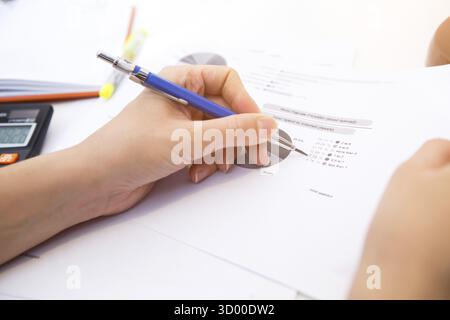 Formulaire comptable fonctionne avec le schéma de table blanc Banque D'Images