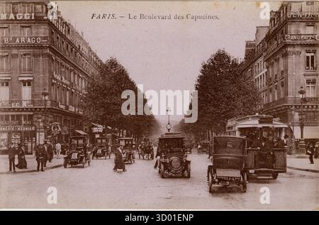 Paris, 2ème arrondissement. Boulevard des Capucines Département Français : 75 - Paris région : Ile-de-France carte postale vintage. début du xxe siècle Banque D'Images