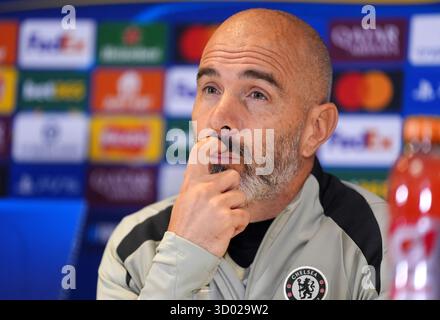 Enzo Maresca, manager de Chelsea, lors d'une conférence de presse à Stamford Bridge, Londres. Date de la photo : mardi 21 octobre 2025. Banque D'Images