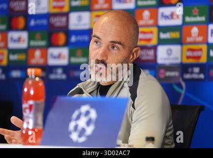 Enzo Maresca, manager de Chelsea, lors d'une conférence de presse à Stamford Bridge, Londres. Date de la photo : mardi 21 octobre 2025. Banque D'Images