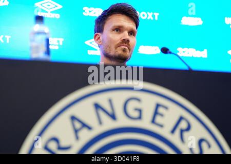 L'entraîneur-chef des New Rangers, Danny Rohl, lors d'une conférence de presse au stade Ibrox, Glasgow. Date de la photo : mardi 21 octobre 2025. Banque D'Images