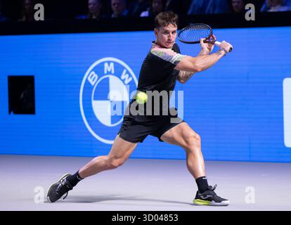 Vienne, Autriche. 21e.. Oct.2025,argentin Camilo Ugo Carabelli (ARG) en action lors du tournoi Erste Bank Open au Stadthalle le mardi 21 octobre 2025. © Juergen Hasenkopf / Alamy Live News Banque D'Images