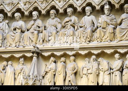 Sculpture de figures, abbaye de Westminster, Londres, Royaume-Uni. Banque D'Images
