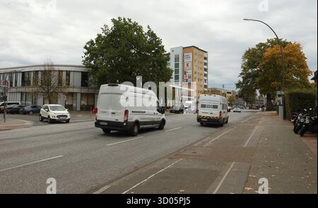 DATE D'ENREGISTREMENT NON INDIQUÉE Wohnungen und Geschäfte an der vielbefahrenen Luruper Hauptstraße. Lurup Hamburg *** appartements et magasins sur la route principale Lurup Lurup Hamburg Banque D'Images