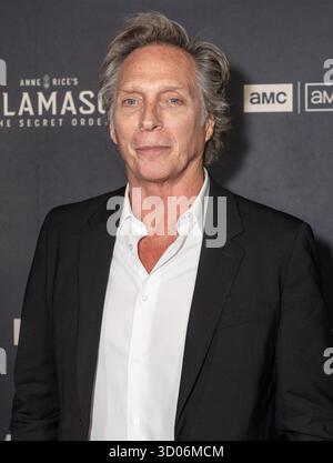 William Fichtner assiste à la première de la série « Talamasca the secret Order » d'Anne Rice au SPYSPACE Museum de New York, NY, en octobre 21,2025 crédit : lev Radin/Alamy Live News Banque D'Images