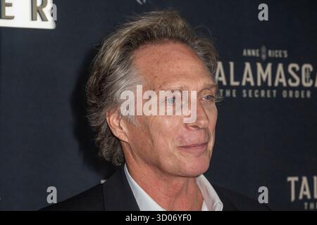 New York, États-Unis. 21 octobre 2025. NEW YORK, NEW YORK - 21 OCTOBRE : William Fichtner assiste à la première de la série « Anne Rice's Talamasca the secret Order » au SPYSCAPE Museum le 21 octobre 2025 à New York. Crédit : Ron Adar/Alamy Live News Banque D'Images