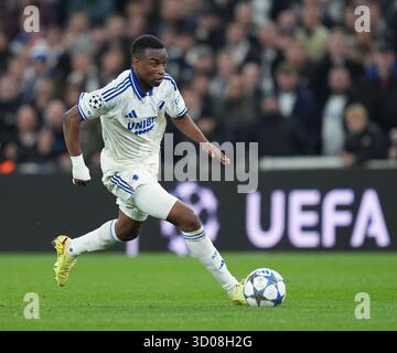 Kopenhagen, Danemark. 21 octobre 2025. Football : Ligue des Champions, journée 3, FC Copenhague - Borussia Dortmund, tour préliminaire, à Telia Parken. Youssoufa Moukoko (FC Copenhague) en action. Crédit : Marcus Brandt/dpa/Alamy Live News Banque D'Images