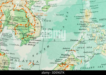 L'illustration se concentre sur l'Asie du Sud-est, montrant des pays comme l'Indonésie, la Malaisie, Singapour, les Philippines, le Vietnam, Thaïlande, Brunei et Timor l Banque D'Images