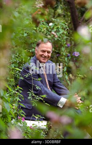 George Walden Ministre conservateur de l'enseignement supérieur, député de Buckingham photographié chez lui dans l'ouest de Londres. . Jeudi 5 septembre 1996. Neil Turner Banque D'Images