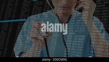 Tenir le stéthoscope vers le médecin de l'observateur portant des gommages sarcelle dans un fond de code d'erreur numérique Banque D'Images