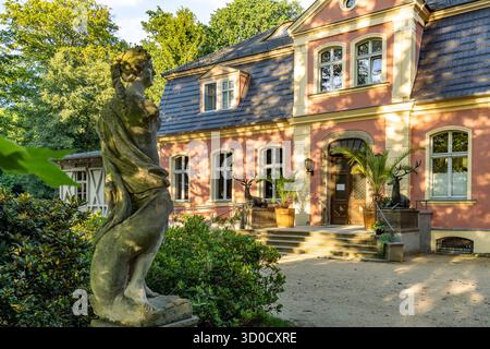 Château de Kromlau dans le parc des Azalées et Rhododendrons de Kromlau, haute-Lusace, Gablenz, Saxe, Allemagne Banque D'Images