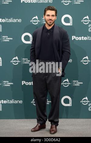 Rome, Italie. 22 octobre 2025. Giuseppe Maggio assiste à la photocall du film Mrs Playmen lors du Rome film Fest 2025 à l'Auditorium Parco della Musica. (Photo de Mario Cartelli/SOPA images/SIPA USA) crédit : SIPA USA/Alamy Live News Banque D'Images