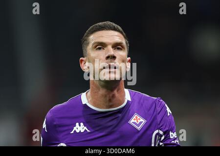 Munich, Allemagne. 19 octobre 2025. Robin Gosens de Fiorentina vu lors du match DE SERIE A 2025/2026 AC Milan vs Fiorentina à San Siro. Score final AC Milan 2 : 1 Fiorentina. Crédit : SOPA images Limited/Alamy Live News Banque D'Images