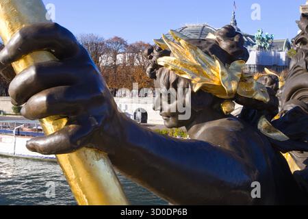 France, Paris, Pont Alexandre III, pont, statue, Banque D'Images