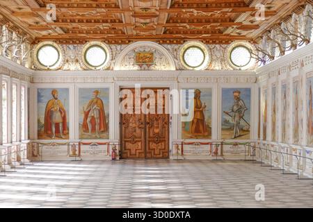 Spanish Hall, vue intérieure, château d'Ambras, Innsbruck, Tyrol, Autriche Banque D'Images