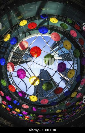 Vue de parasols colorés dans mecenatpolis à hapjeong séoul, corée du Sud. Prise le 23 juin 2019 Banque D'Images