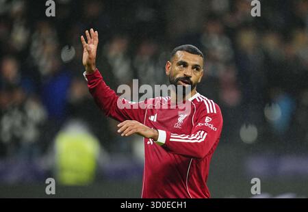 Deutsche Bank Arena, Francfort, Allemagne. 22 octobre 2025. Mohamed Salahï »¿ du Liverpool FC Gestures lors d'un match de Ligue des Champions, Eintracht Frankfurt vs FC Liverpool, à la Deutsche Bank Arena, Francfort, Allemagne. Ulrik Pedersen/CSM/Alamy Live News Banque D'Images