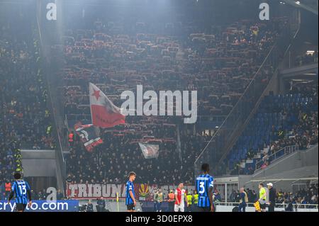Bergame, Italie. 22 octobre 2025. Supporters de Slavia Praga lors de l'Atalanta BC vs SK Slavia Praha, match de football de l'UEFA Champions League à Bergame, Italie, 22 octobre 2025 crédit : Agence photo indépendante/Alamy Live News Banque D'Images