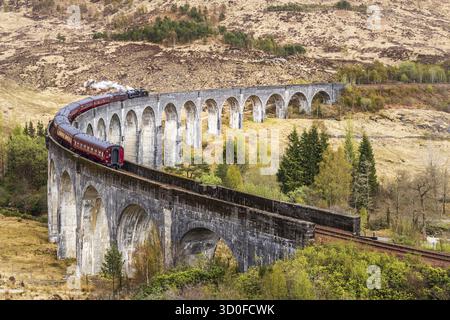Le viaduc de Glenfinnan est un viaduc ferroviaire sur la ligne West Highland à Glenfinnan, Inverness-shire, en Écosse, le viaduc a été utilisé comme emplacement Banque D'Images
