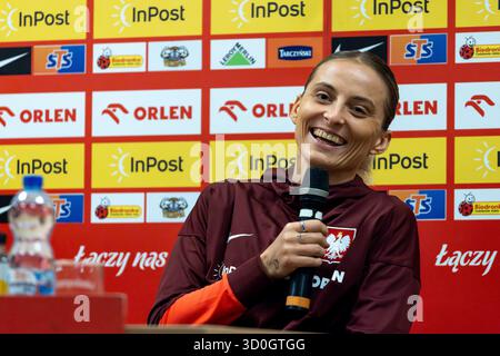 Gdansk, Poméranie, Pologne. 23 octobre 2025. Ewelina Kamczyk lors d'une conférence de presse avant le match de football féminin Pologne vs pays-Bas de demain. (Crédit image : © Marek Ladzinski/ZUMA Press Wire) USAGE ÉDITORIAL SEULEMENT ! Non destiné à UN USAGE commercial ! Banque D'Images