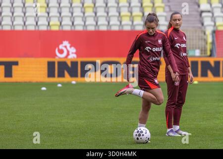Gdansk, Poméranie, Pologne. 23 octobre 2025. Joueuses de l'équipe nationale de football féminine de Pologne lors de la séance d'entraînement officielle au Polsat plus Arena de Gdansk avant le match amical de demain contre les pays-Bas. (Crédit image : © Marek Ladzinski/ZUMA Press Wire) USAGE ÉDITORIAL SEULEMENT ! Non destiné à UN USAGE commercial ! Banque D'Images