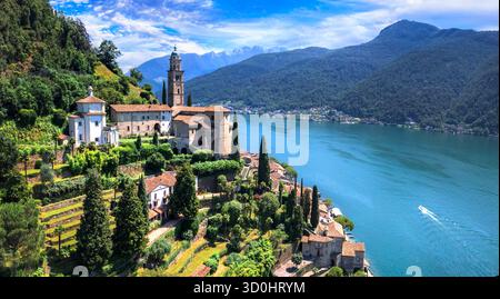 Suisse tourisme, pittoresque lac Lugano canton Tessin. Morcote est l'un des plus beaux villages, vue panoramique Banque D'Images