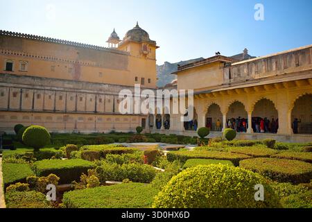 Amber Fort, situé à Jaipur, Rajasthan, Inde. Le complexe du palais perché, construit au 16ème siècle par les dirigeants Rajput. Banque D'Images