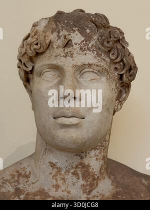 Buste en marbre d'un homme grec au Musée archéologique national - Athènes, Grèce Banque D'Images