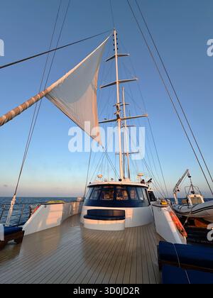 Le Panorama est une goélette à trois mâts de croisières variées - mer Égée, Grèce Banque D'Images