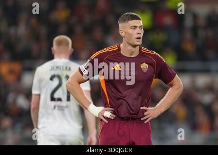 Rome, Italie. 23 octobre 2025. Artem Dovbyk de L'AS Roma lors du match de football de l'UEFA Europa League 2025/2026 entre L'AS Roma et Viktoria Plzen au Stadio Olimpico à Rome (Italie), le 23 octobre 2025. Crédit : Insidefoto/Alamy Live News Banque D'Images