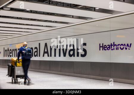 Londres, Angleterre - 02 février 2023 : arrivées internationales à l'aéroport d'Heathrow, Londres, Angleterre, Grande-Bretagne, Europe Banque D'Images