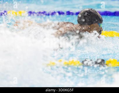 Toronto, Canada. 23 octobre 2025. Josh Liendo, du Canada, participe à la finale masculine du 100m papillon à la Coupe du monde de natation aquatique 2025 à Toronto, Canada, le 23 octobre 2025. Crédit : Zou Zheng/Xinhua/Alamy Live News Banque D'Images